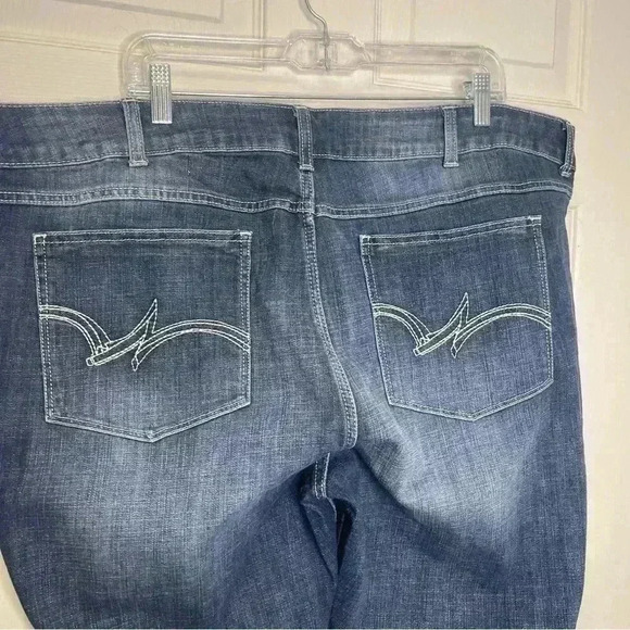 Wrangler Women’s Plus Size Straight Leg Denim Jeans Sz 26Wx30 - Picture 10 of 11